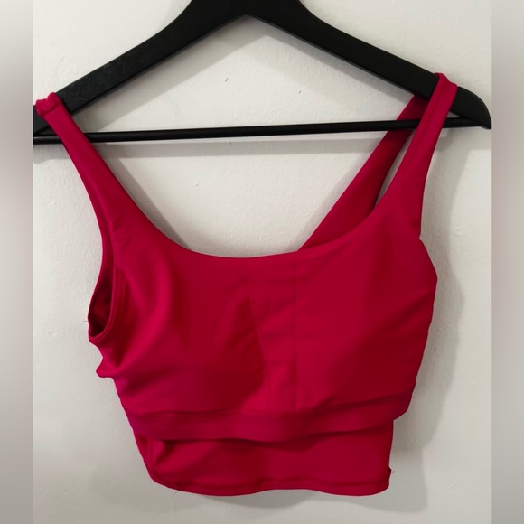 Old navy workout top. Fuchsia color top.size medium - Picture 3 of 4